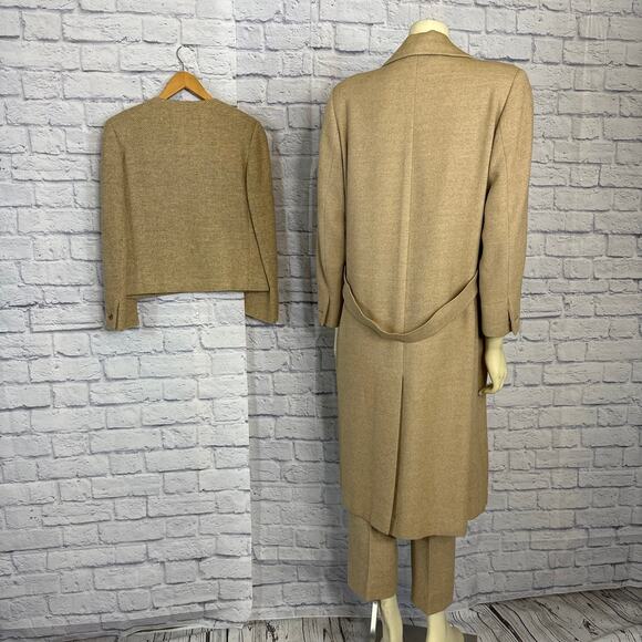VINTAGE SALVATORE FERRAGAMO Wool & Alpace blend three piece suit in tan medium - Picture 11 of 17